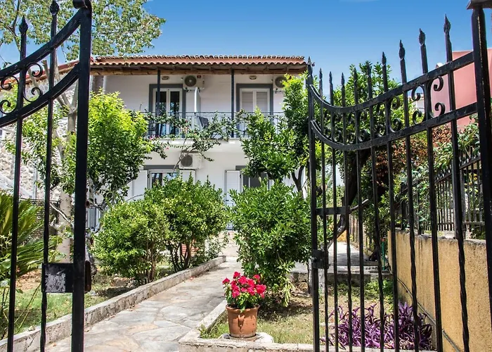 Irini Apartments And Studios